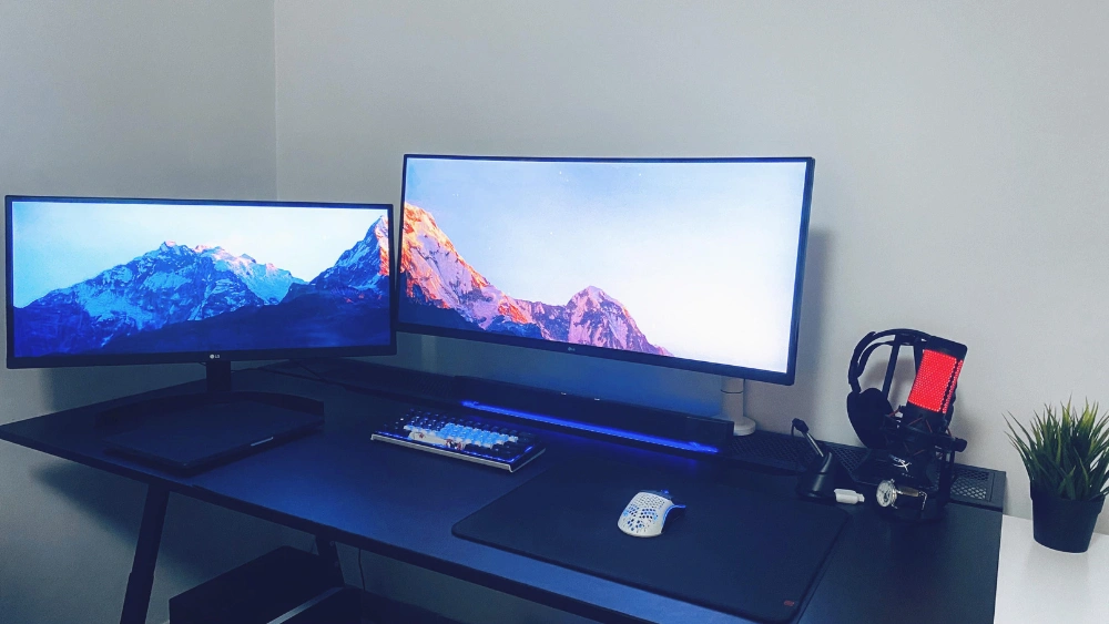 Best Desk for Dual Monitors: Top Adjustable and Spacious Workstations