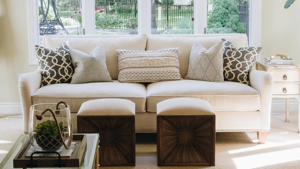 How to Decorate a Sectional Sofa With Pillows: Stylish Tips